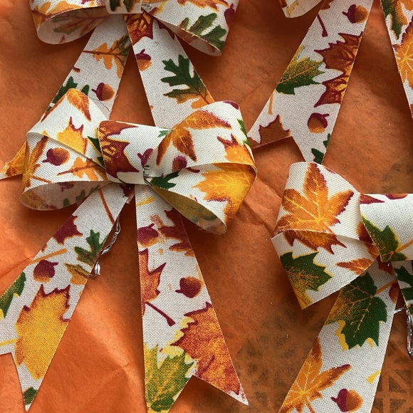 13 various fall decorated bows & my gift of 2 gold leaves. - Picture 8 of 9